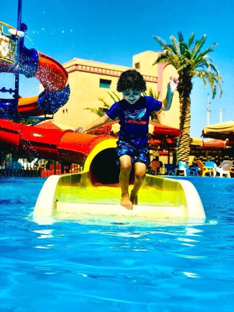 La Cueva Aqua Park لاكويفا اكوا بارك البحر الميت