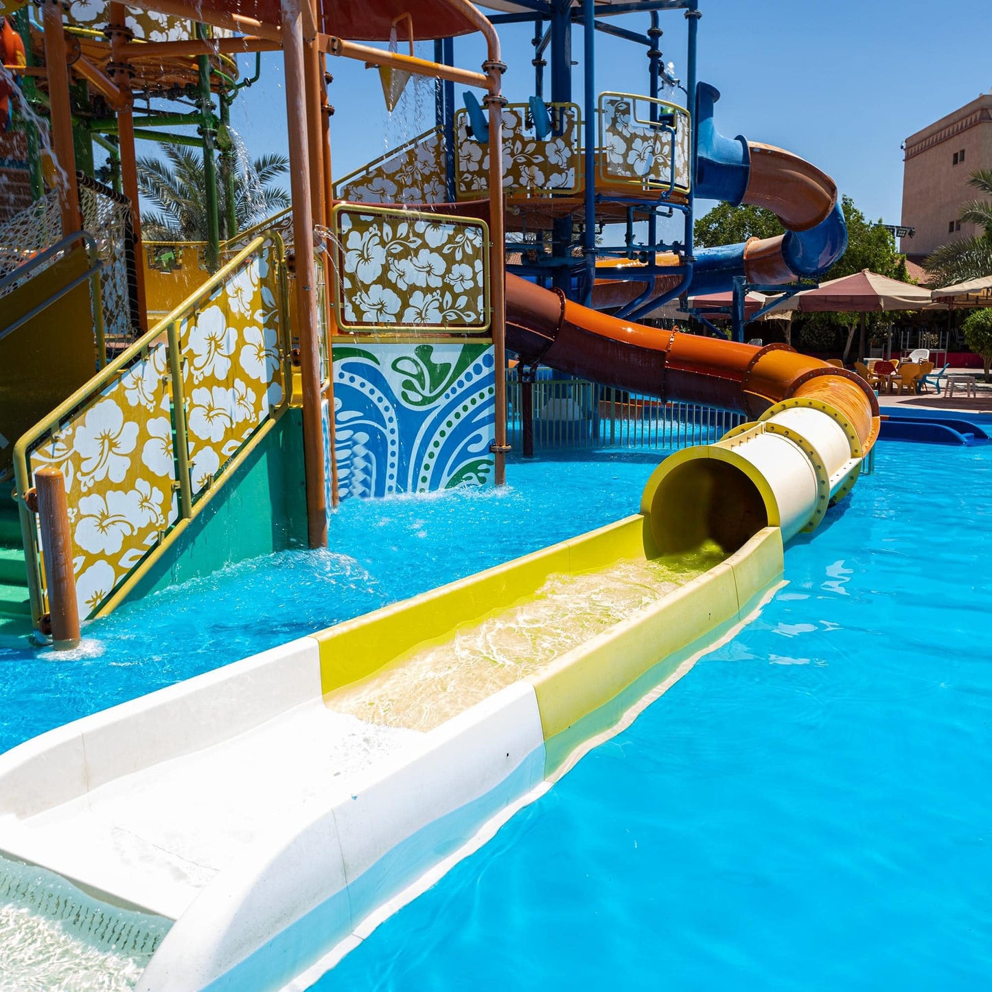 La Cueva Aqua Park لاكويفا اكوا بارك البحر الميت